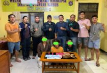 Tim Opsnal Satresnarkoba Polres Pesisir Selatan berhasil menangkap 2 pria dan 1 wanita lagi asik pesta sabu.