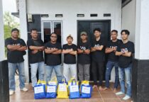 Rayakan Ulang Tahun ke-1, LMG Tebar Puluhan Paket Sembako untuk Lansia dan Warga Kurang Mampu di Singkep